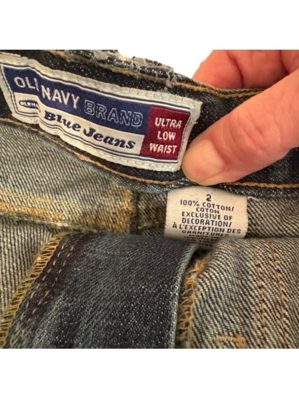 Old Navy Ultra  Distressed
Denim Skirt.
Excellent Condition
Size 2 Vintage - Picture 9 of 10